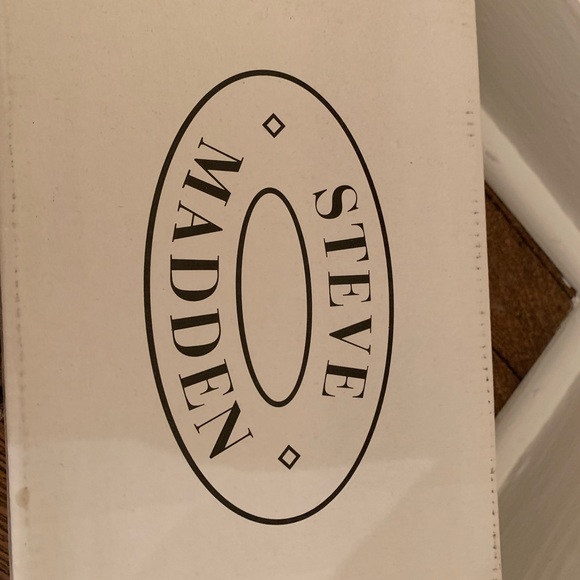 Beautiful, beaded, lace-up espadrille sandals - Picture 5 of 5